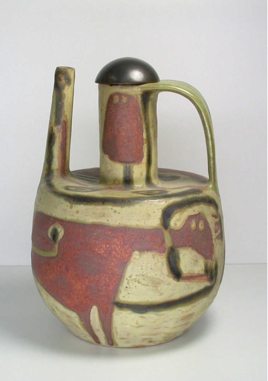 Beate Kuhn, Jug (Kannchen), 1957, red earthenware, Scheid Collection. © Beate Kuhn