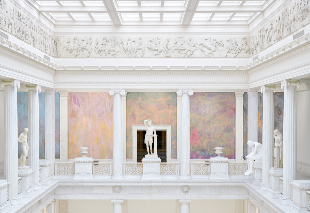 wide angle photo of the hall of sculpture