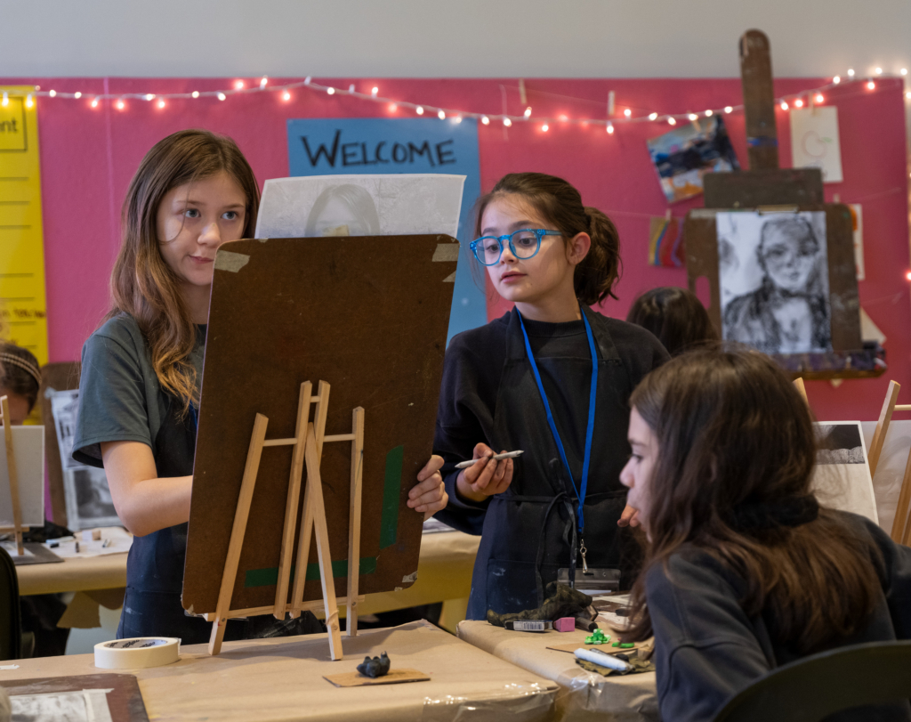 kids making art